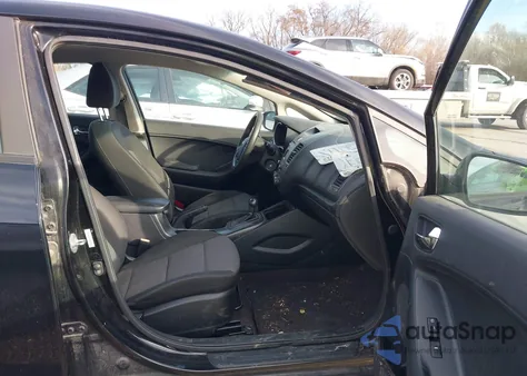 2015 Kia Forte Lx z USA, uszkodzony, nr VIN KNAFX4A69F5398432